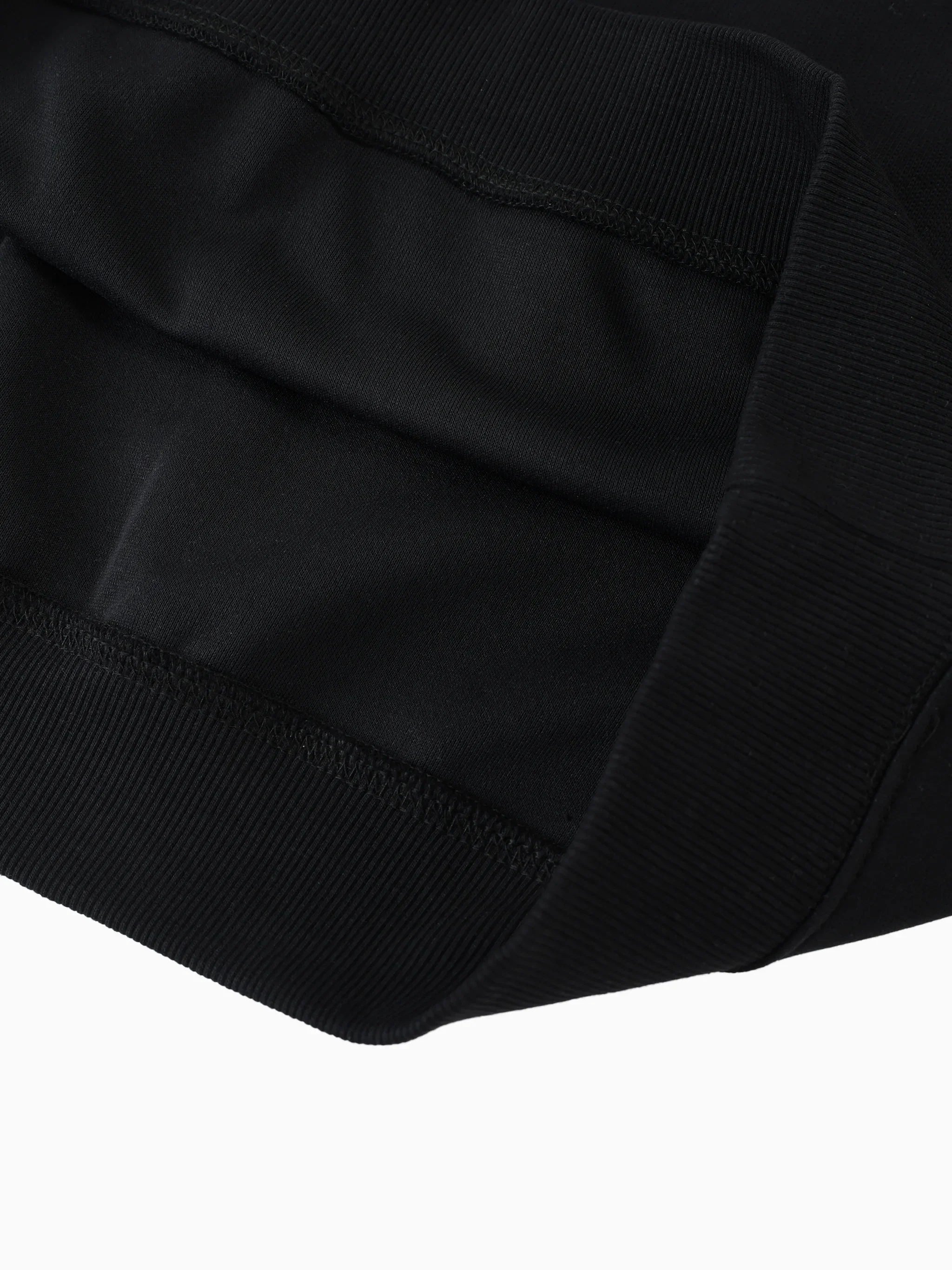 Red Elk Contrast Crewneck - Black